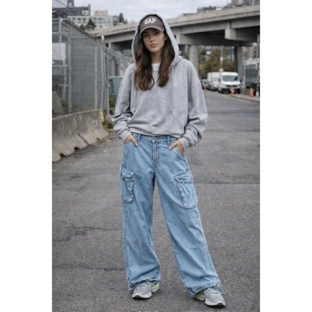 Gap Womens Size 24 00 Wide Baggy Mid Rise Cargo Jeans Light Wash‎ Blue  Utility